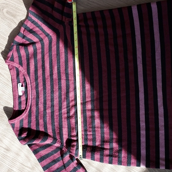 Croft & Barrow large long sleeve top/sweater maroon w/pinks black - Picture 13 of 14